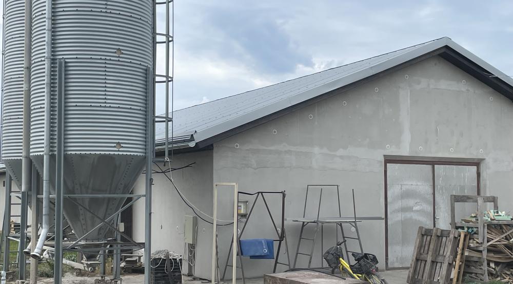 Csirke istálló, nevelőtelep - tetőfelújítás 2 ól