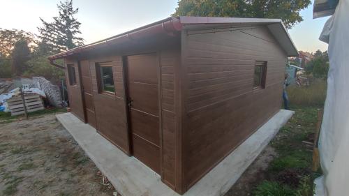 5 cm szendvicspanel garázs